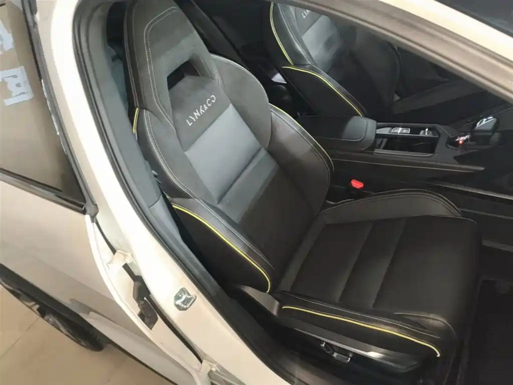 Lynk & Co 06 2023 Remix 1.5T Power Halo фото 25