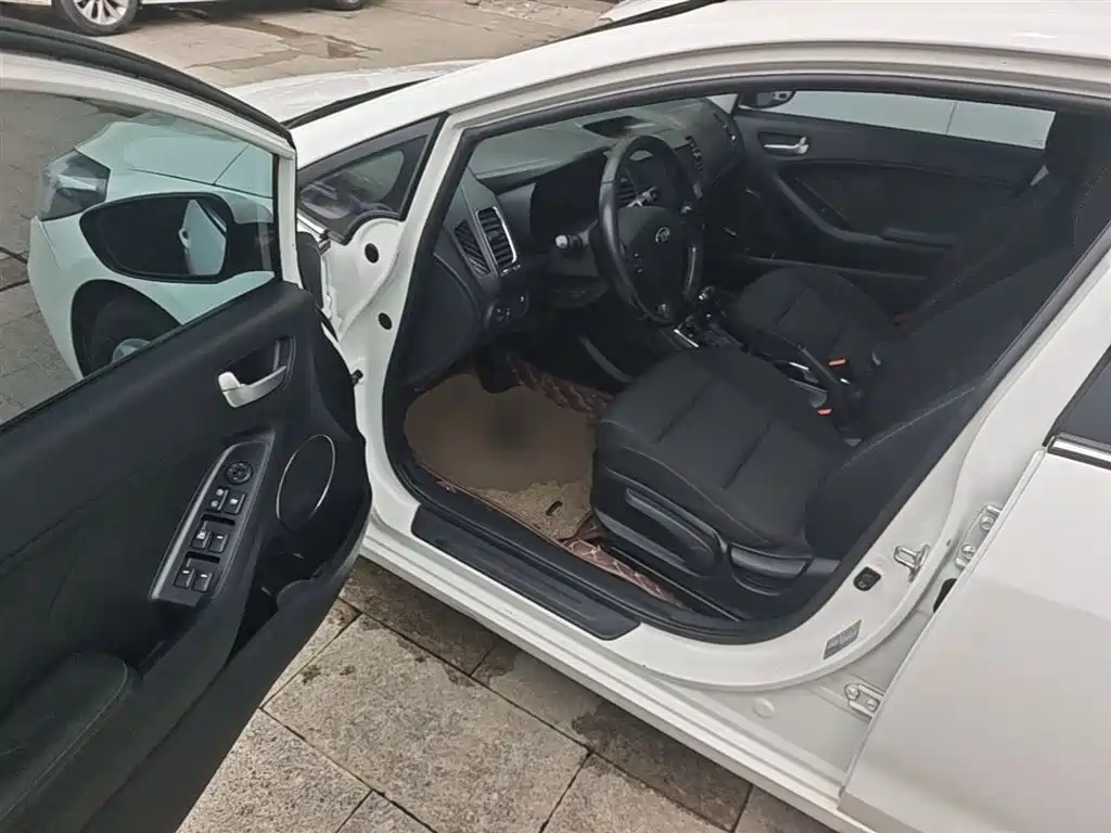 Kia K3 2016 1.6L Automatic GLS фото 16