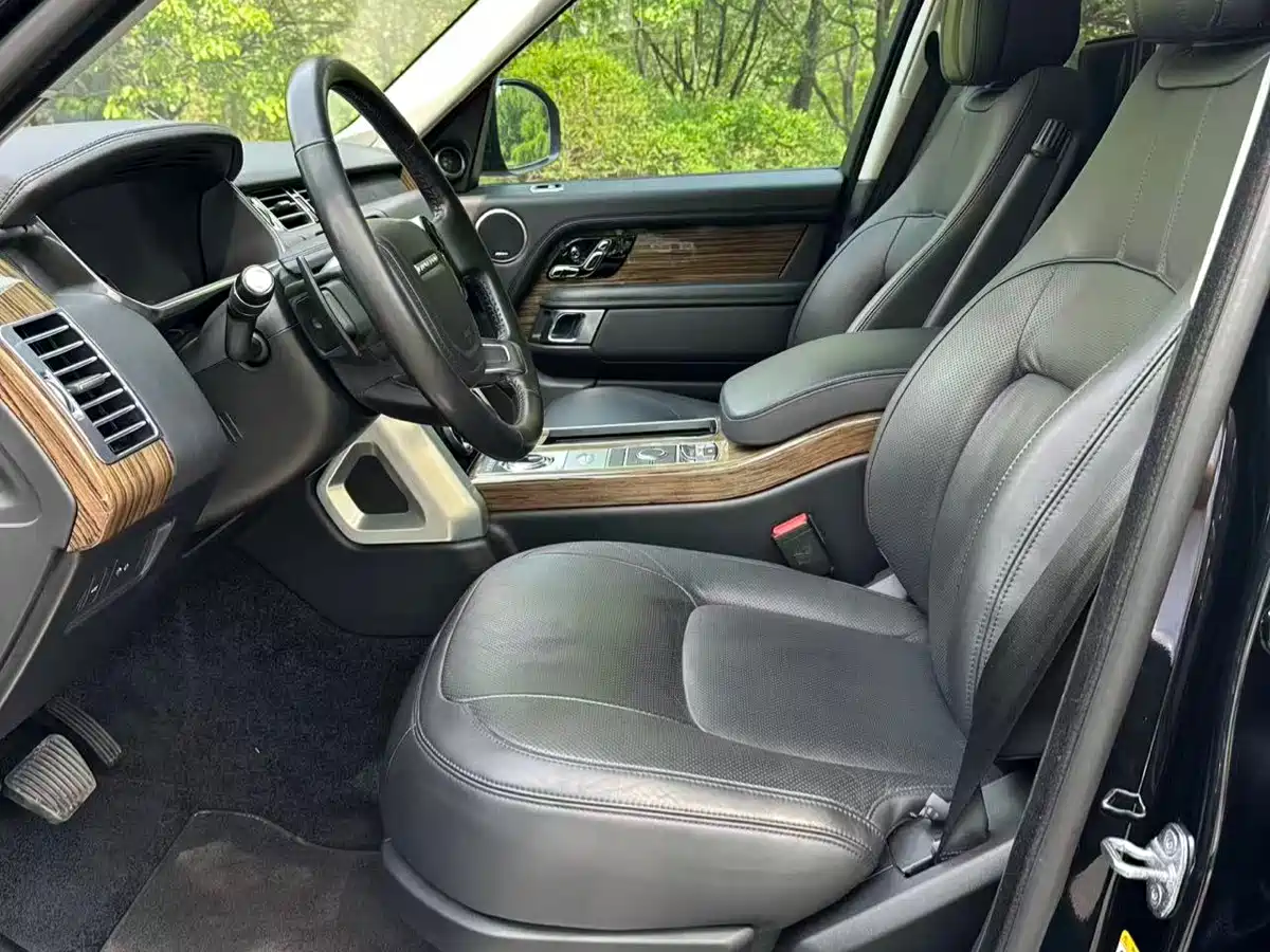 Land Rover Range Rover 2019 3.0 SC V6 Heritage Extended Edition фото 7