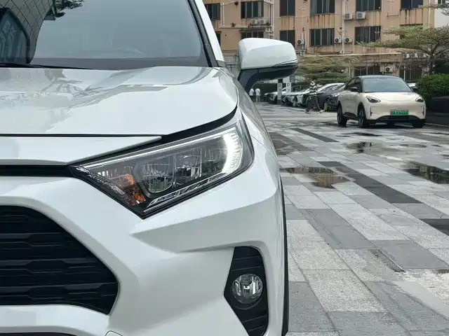 Toyota RAV4 Rongfang 2020 Hybrid 2.5L E-CVT 2WD Elite Edition — фото 4