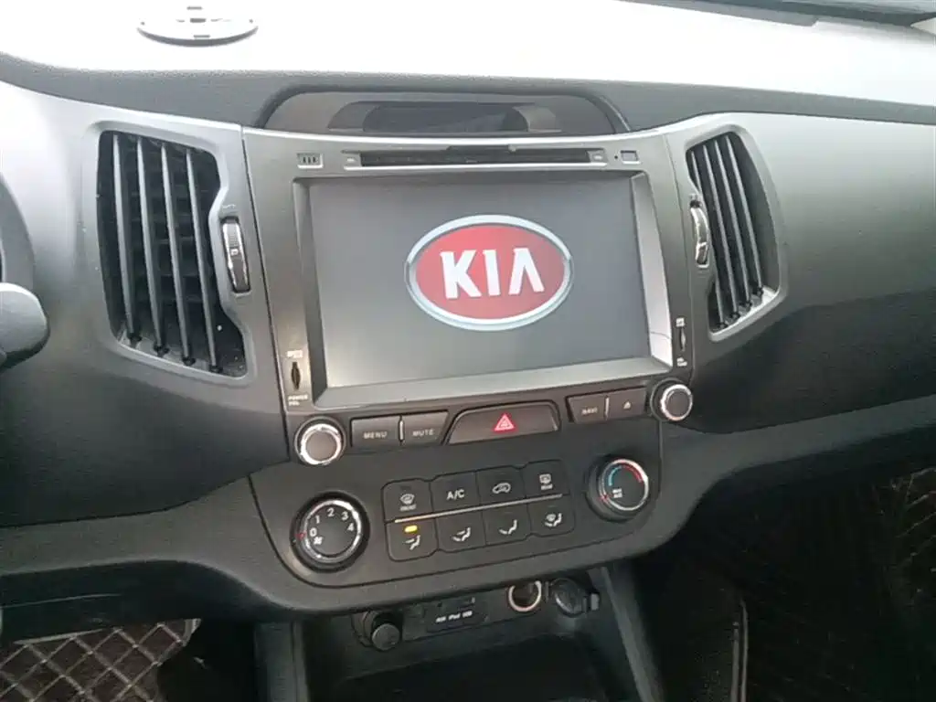 Kia Sportage 2014 2.0L Automatic 2WD GL Edition фото 13