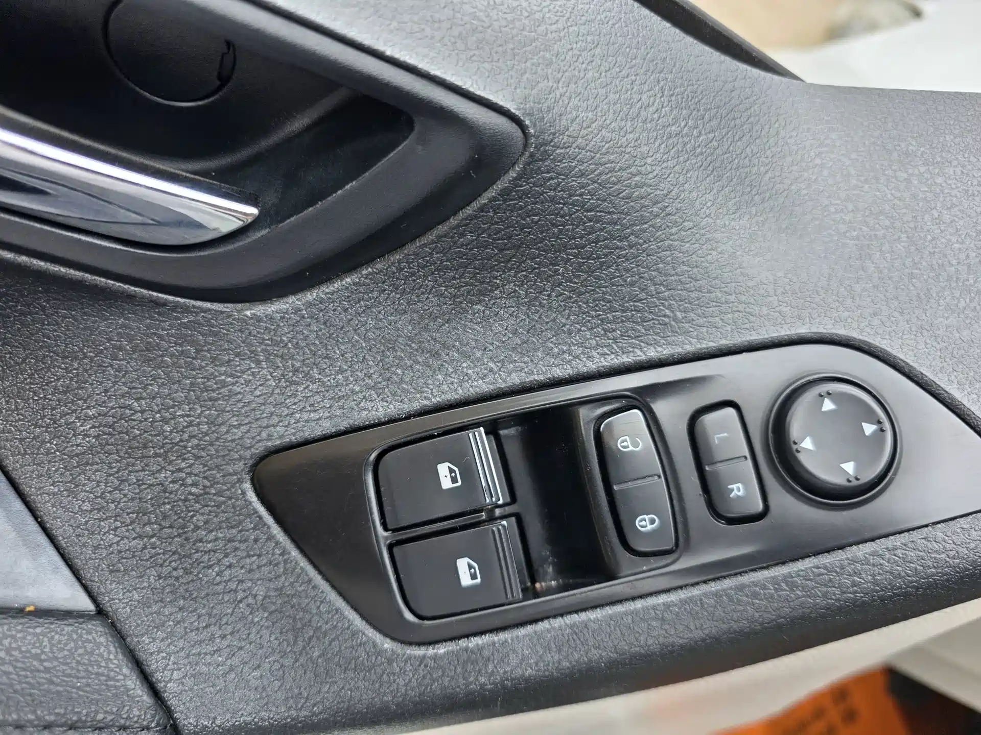 Фото 6 - Maxus G10