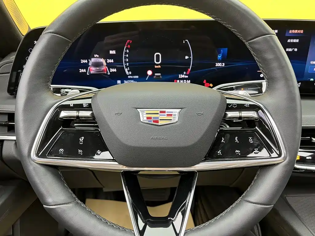 Фото 17 - Cadillac CT6