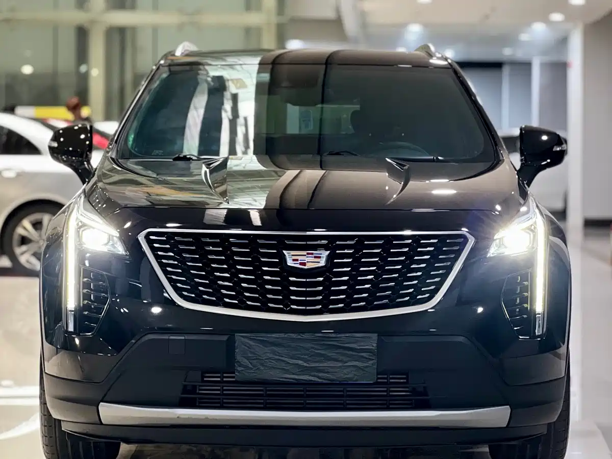 CADILLAC XT4