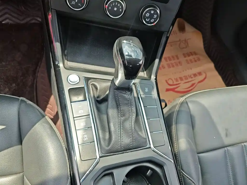 Volkswagen Passat 2021 Model 280TSI Business Edition фото 14