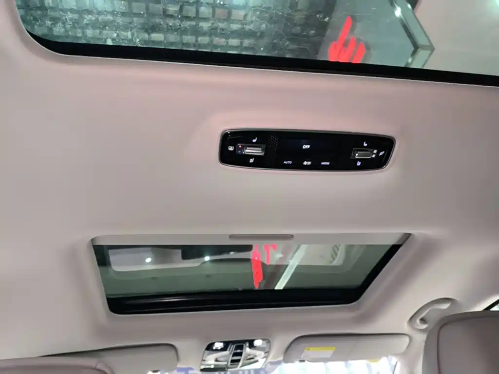Roewe iMAX8 2024 2023 400TGI Cross Edition