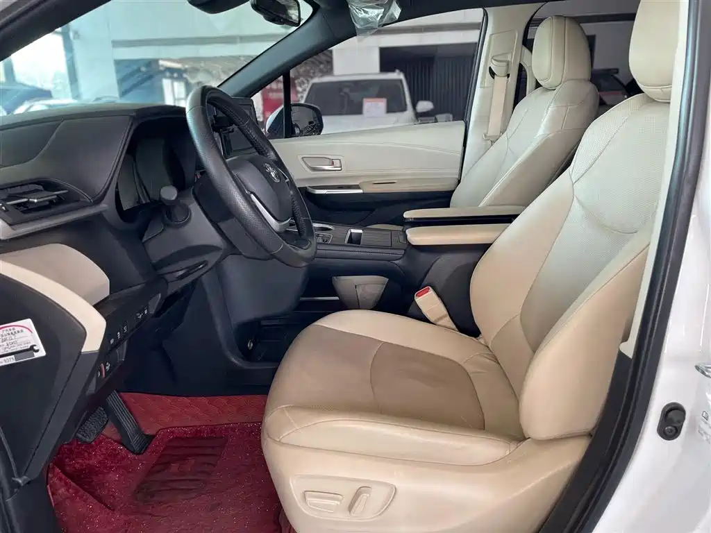 Toyota Sienna 2021 2.5L Hybrid Luxury Edition фото 5