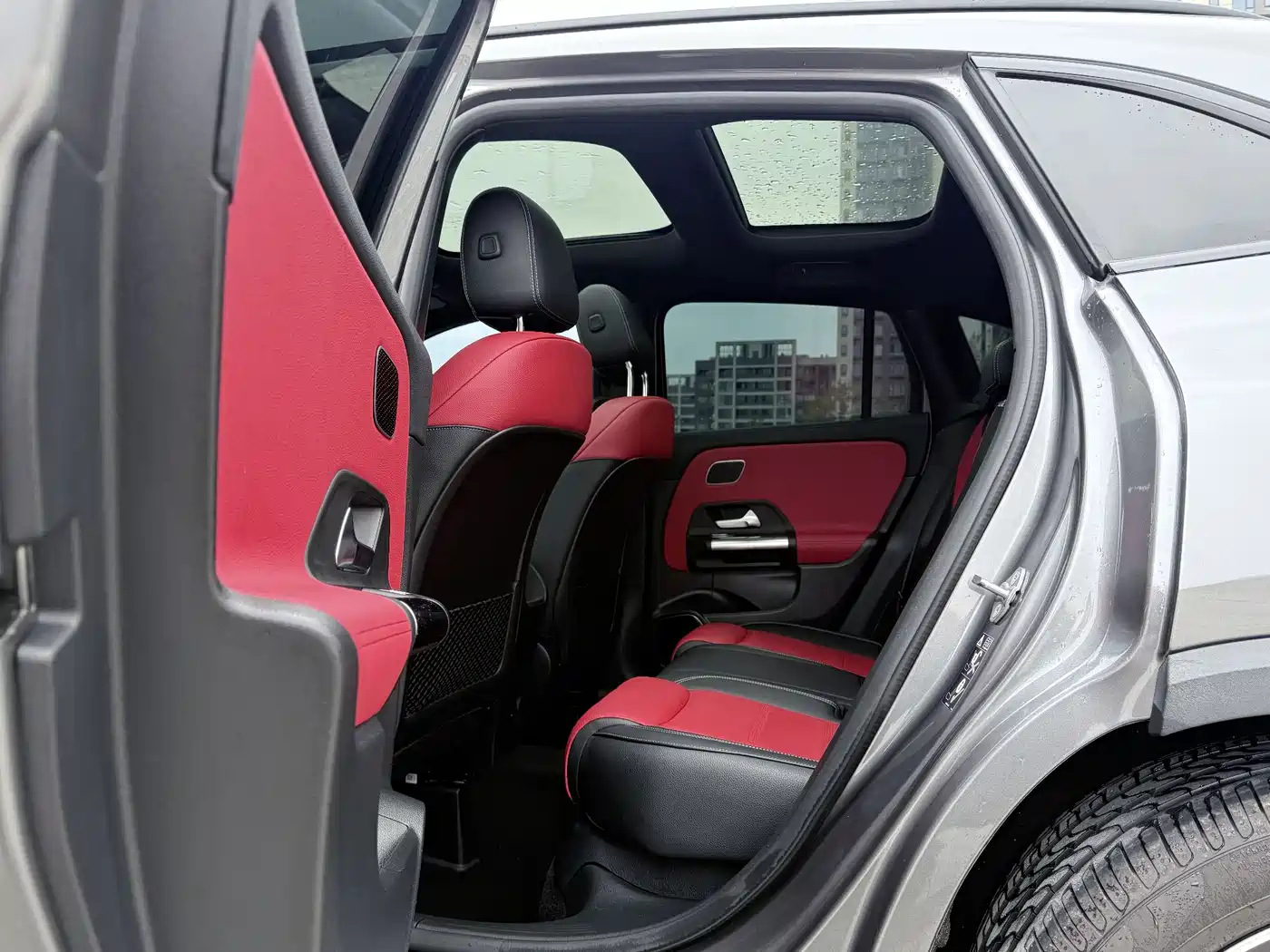 MERCEDES-BENZ GLA AMG
