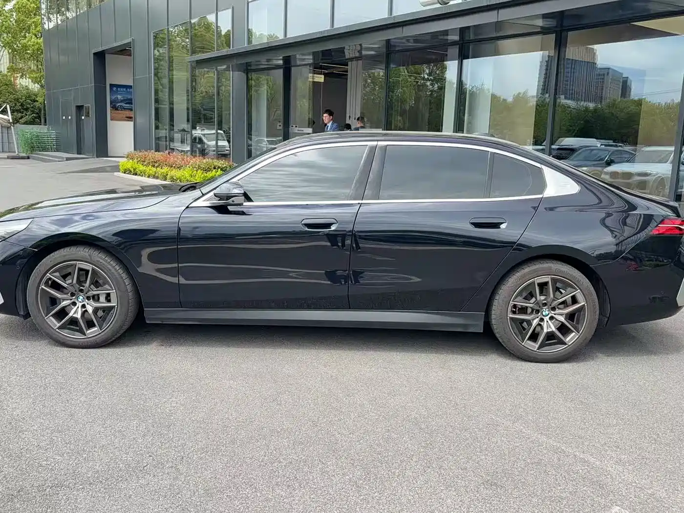 BMW 5 Series 2024 530Li Leading Model Luxury Package фото 14