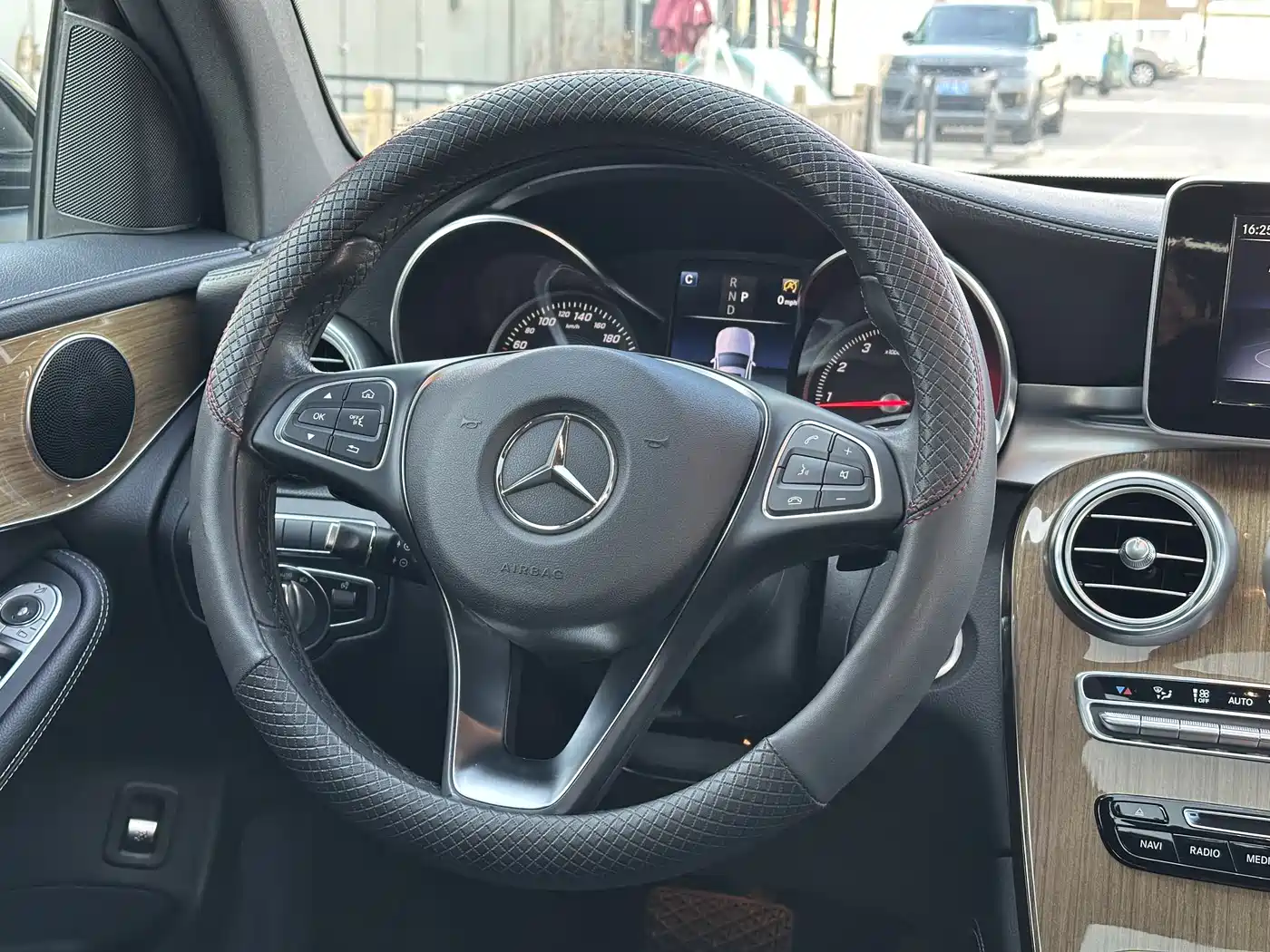 Mercedes-Benz GLC Coupe 2018 GLC 260 4MATIC Coupe SUV фото 19