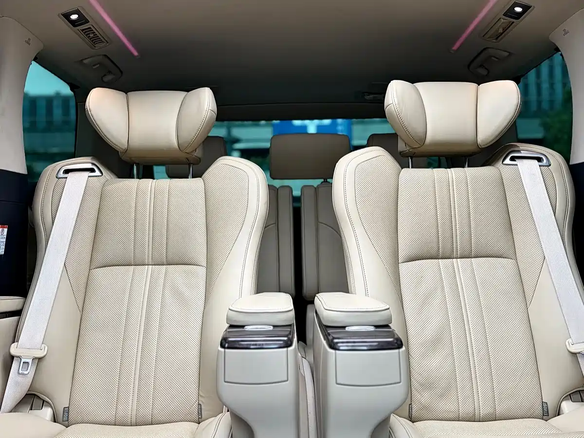 Toyota Alphard 2021 Hybrid 2.5L Premium фото 23