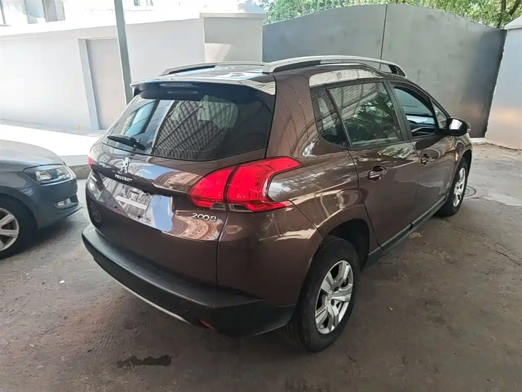 Peugeot 2008 2014 1.6L Automatic Trend Edition фото 7