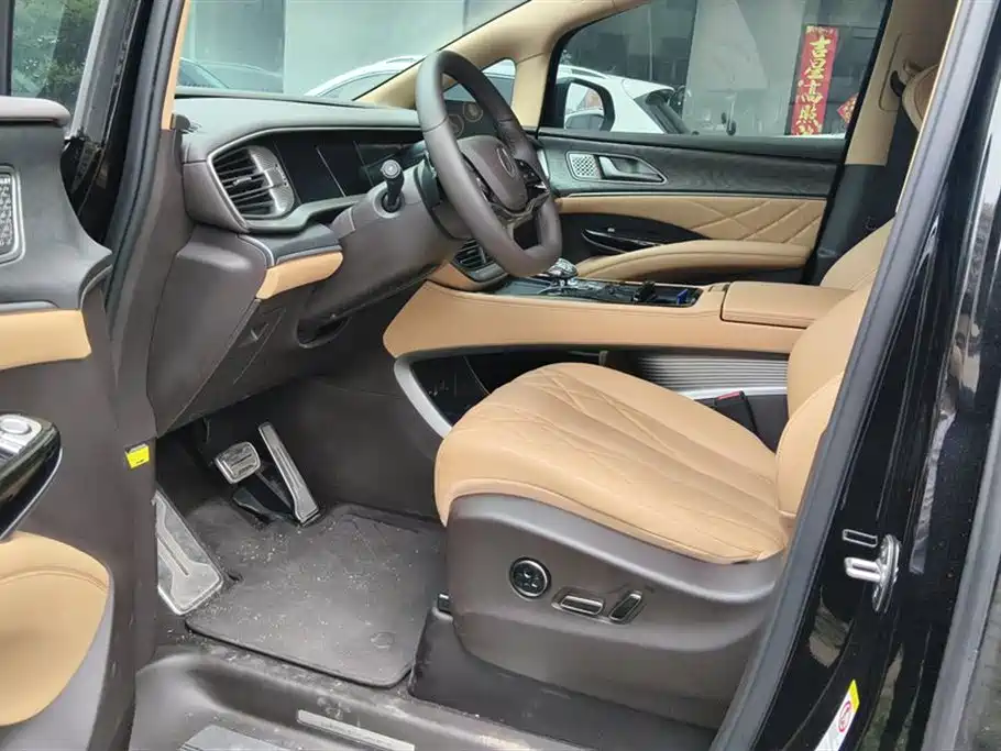 Denza D9 2025 DM-i Smart Drive Edition 1020 AWD Premium фото 9