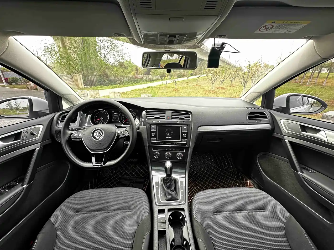 Volkswagen Golf 2018 1.6L Automatic Comfort фото 10