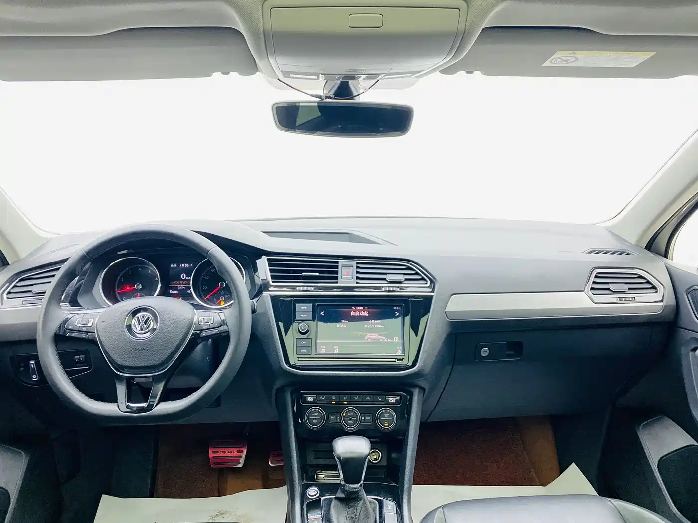 Volkswagen Tiguan L 2018 Facelift 330TSI Automatic 2WD Luxury Edition фото 7