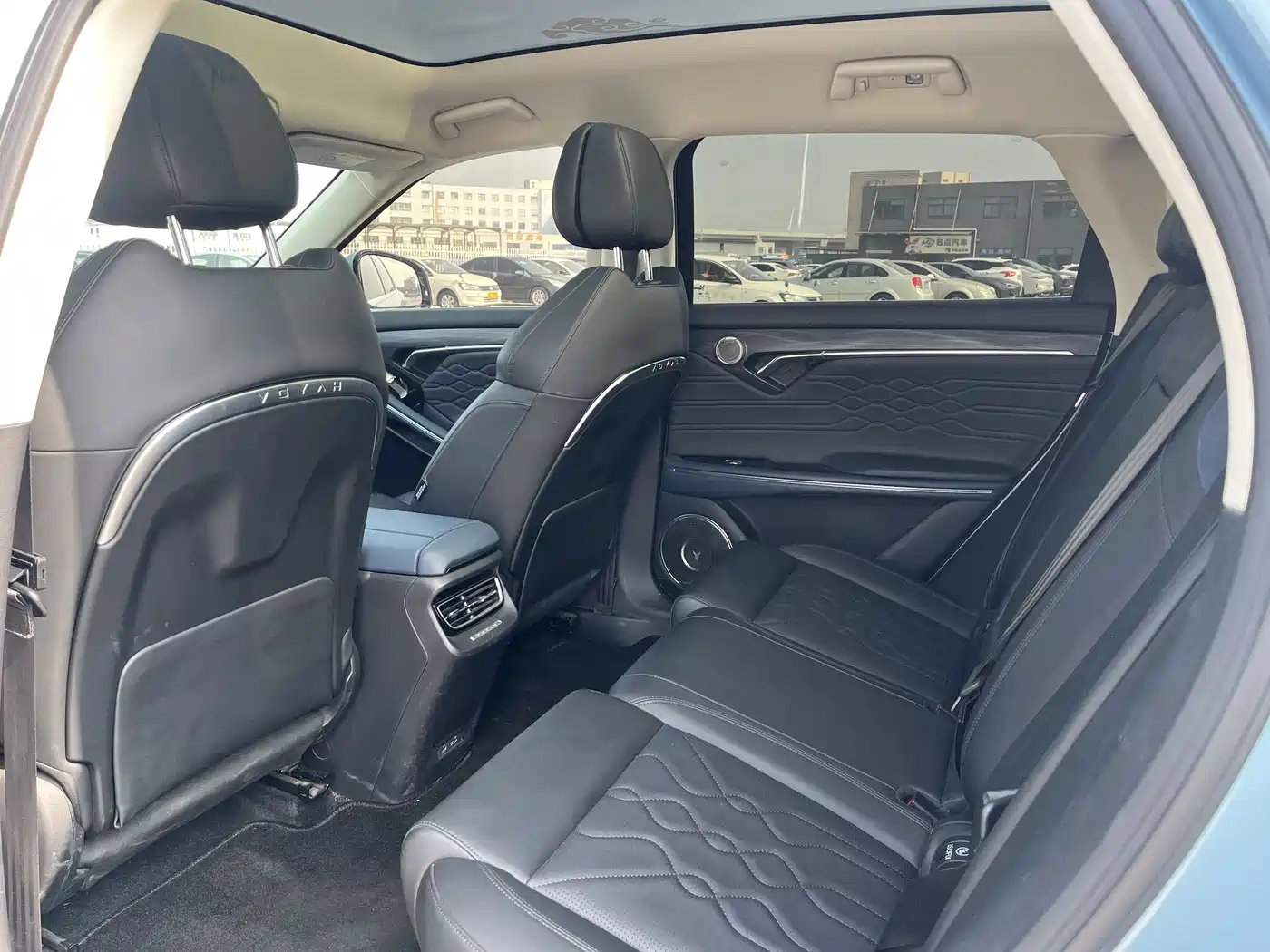Voyah Auto VOYAH FREE 2021 AWD Standard Range Extender Exclusive Luxury Package фото 27