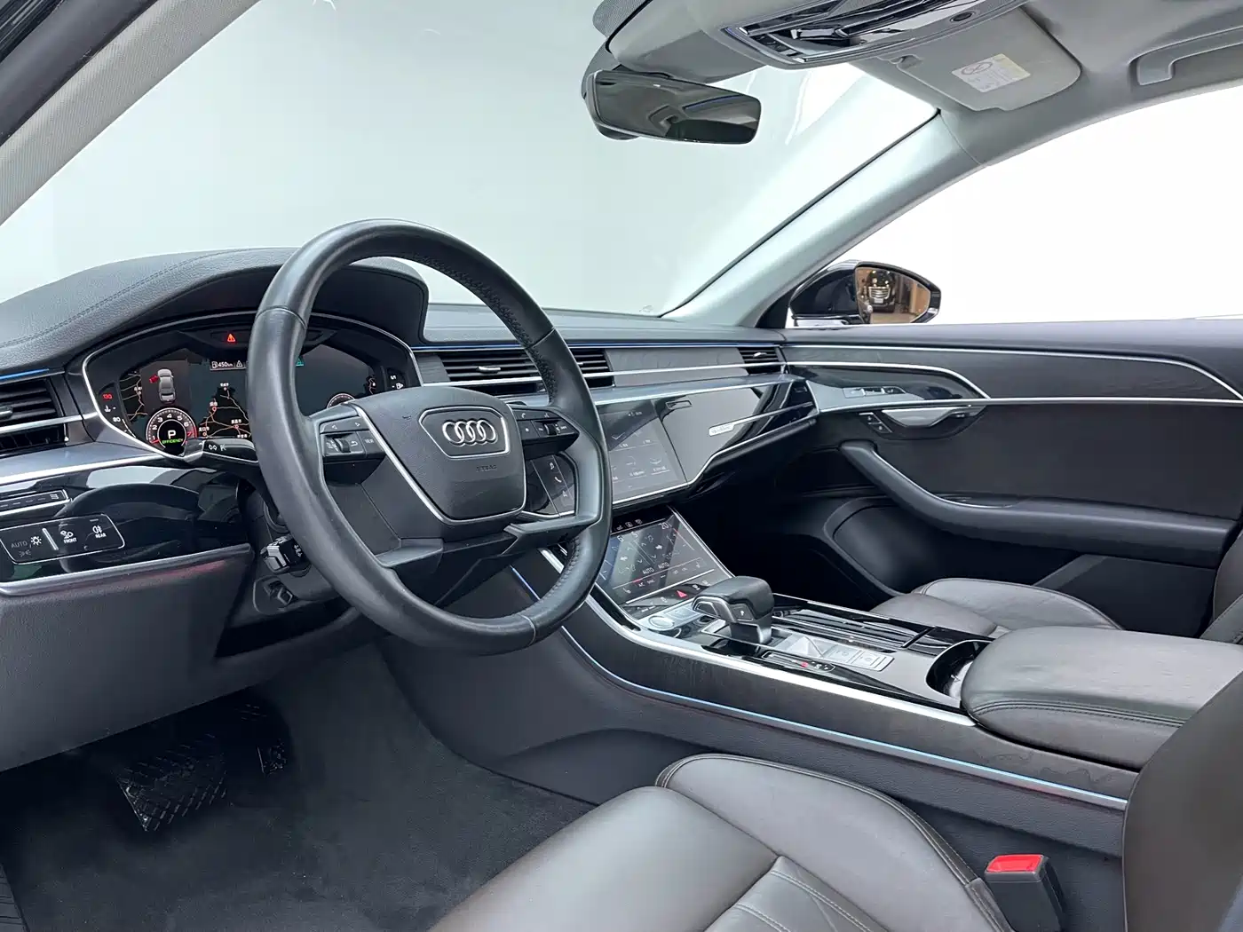 Фото 4 - Audi A8