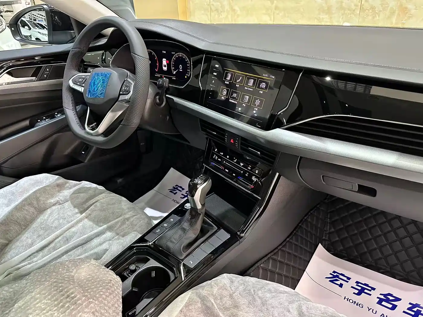 Volkswagen Passat 2026 Outstanding Edition 380TSI Starlight Dragon Soaring Version фото 11