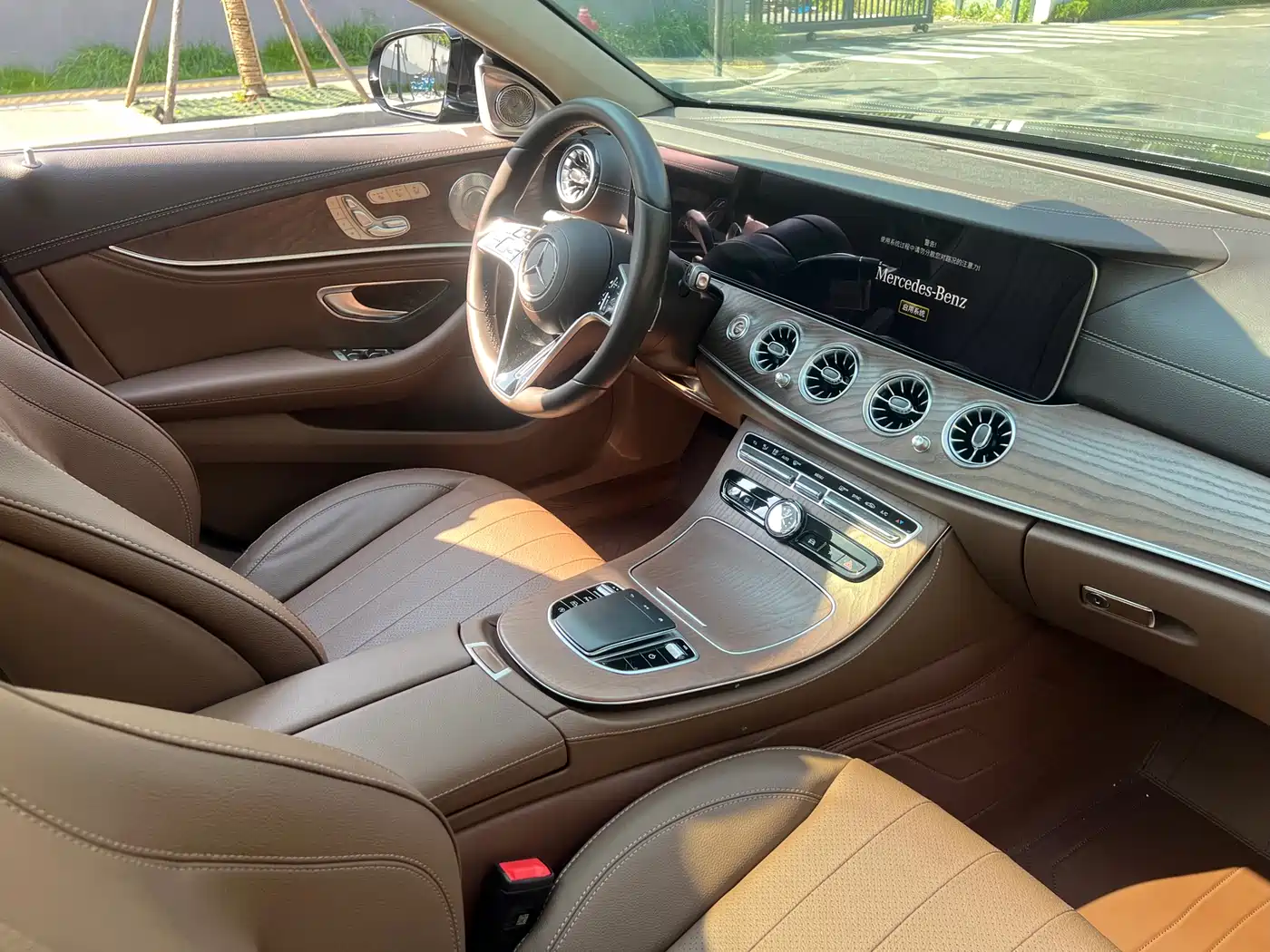 Mercedes-Benz E-Class 2023 E 300 L Sport Fashion фото 16