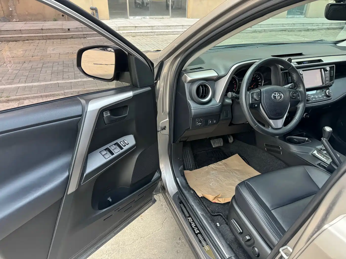 Toyota RAV4 Rongfang 2016 2.5L Automatic 4WD Elite фото 18
