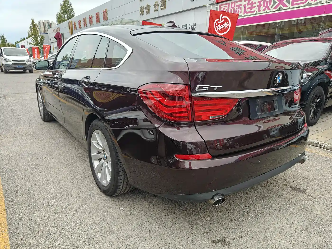 BMW 5 Series GT 2010 535i Leading Model фото 35