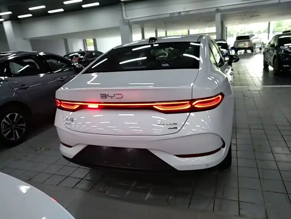 BYD Qin PLUS 2025 DM-i Smart Drive Edition 120KM Surpassing Type фото 6