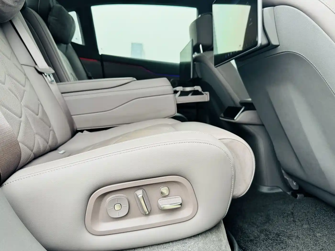 NIO ET7 2024 2024 100kWh Executive Signature Edition