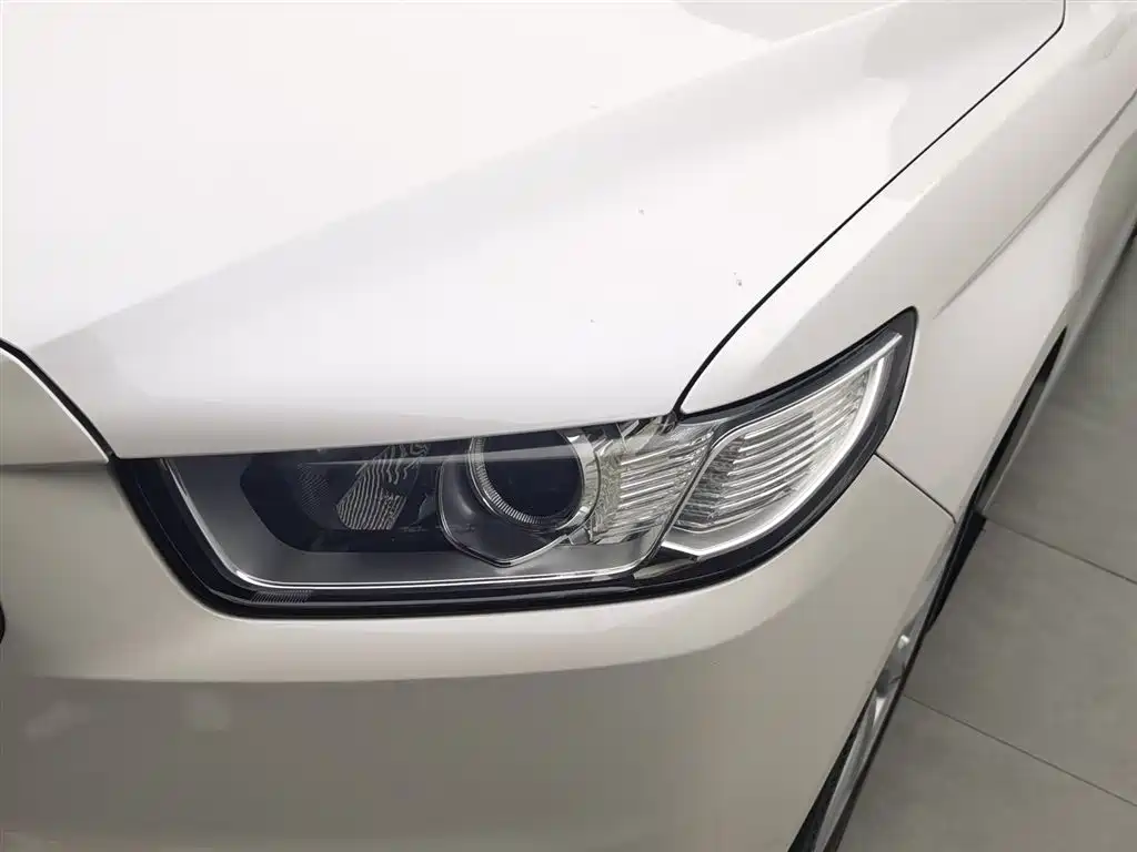 Ford Taurus 2015 EcoBoost 325 V6 Fashion фото 7