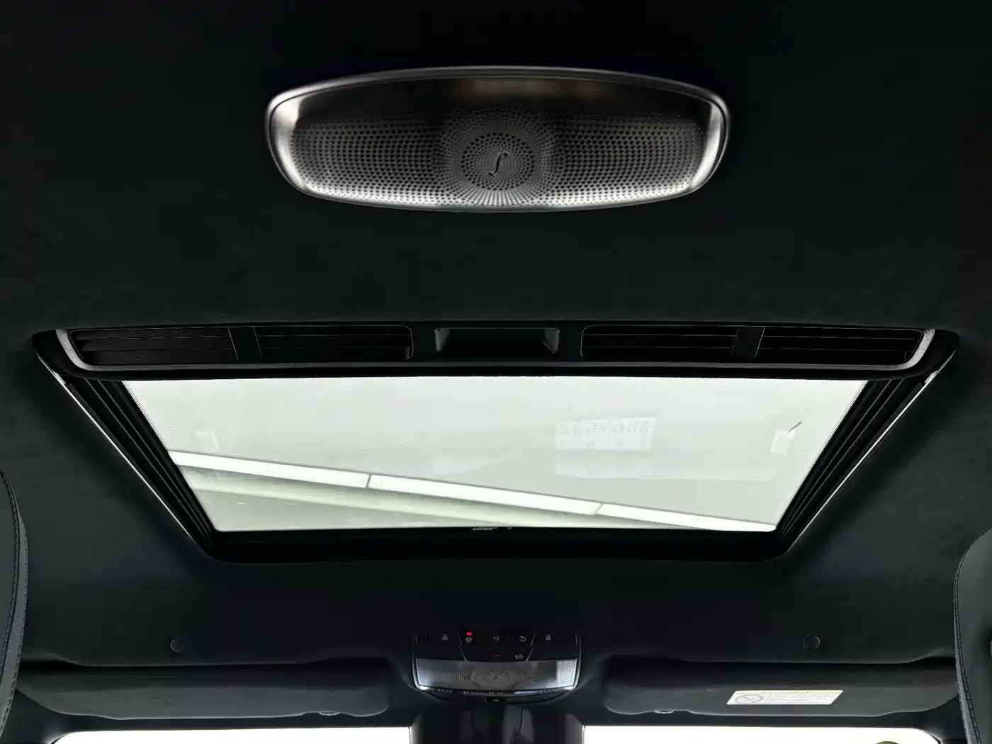 Mercedes-Benz G-Class New Energy 2025 G580 Launch Special Edition фото 28
