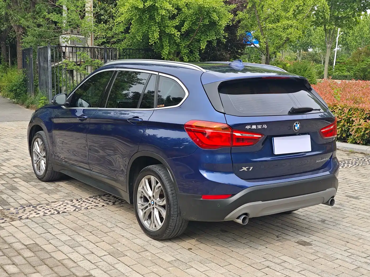 BMW X1 2019 sDrive20Li Leading Model фото 8