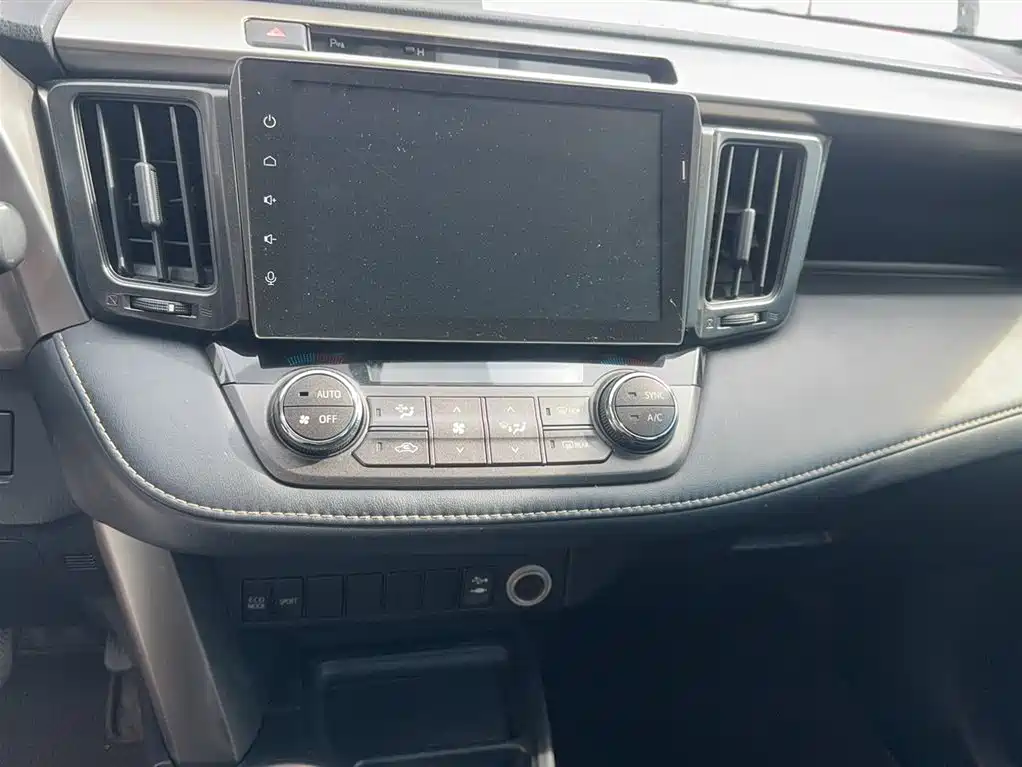 Toyota RAV4 Rongfang 2015 2.0L CVT 2WD Trend Edition фото 6