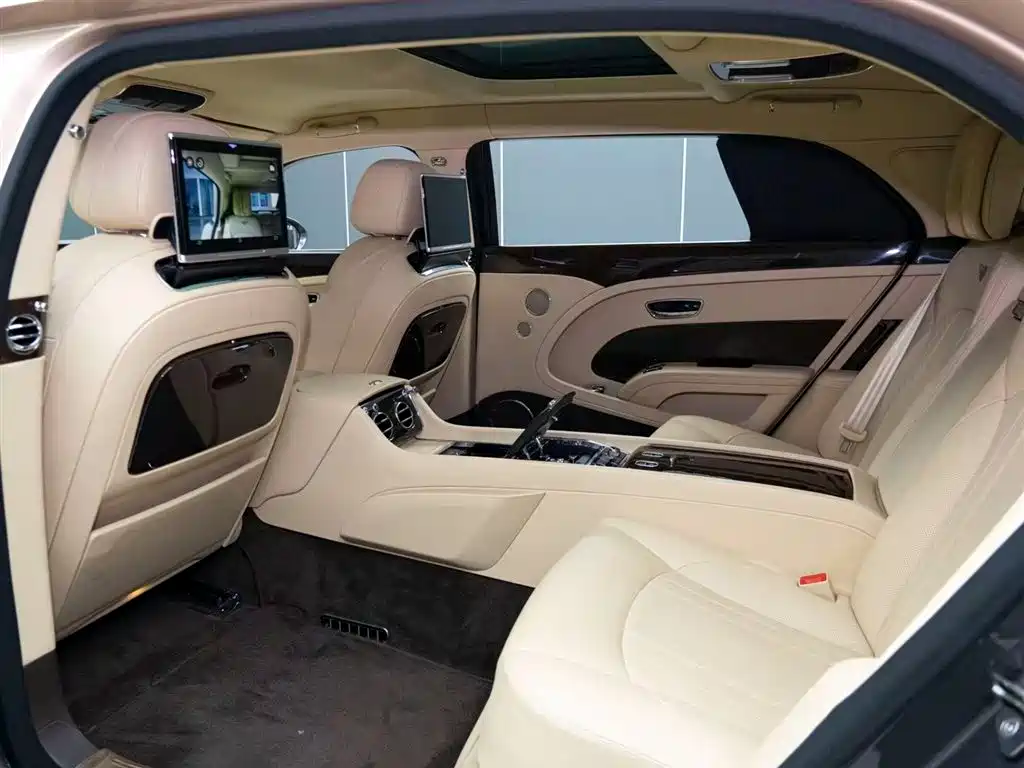 Bentley Mulsanne 2017 6.8T Long Wheelbase фото 20