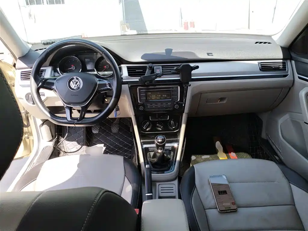 Volkswagen Bora 2016 Model 1.6L Manual Comfort фото 6