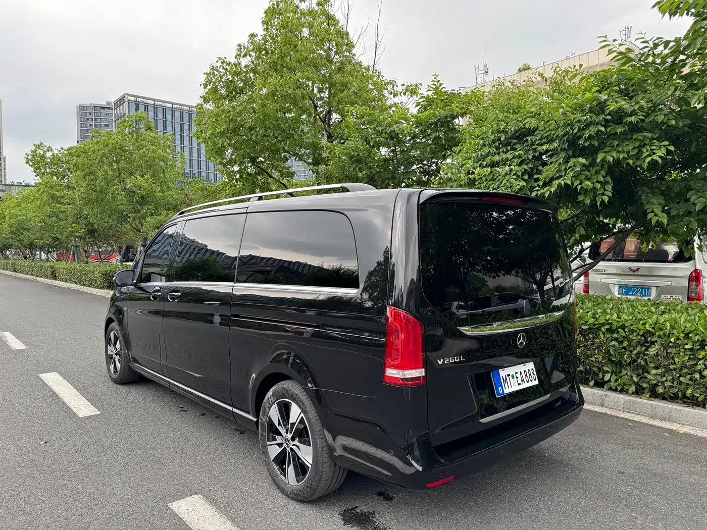 Mercedes-Benz V-Class 2022 V 260 L Long Wheelbase Prestige Edition фото 3