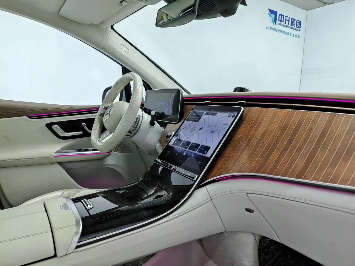 Mercedes-Benz EQE SUV 2023 350 4MATIC Luxury Edition фото 15