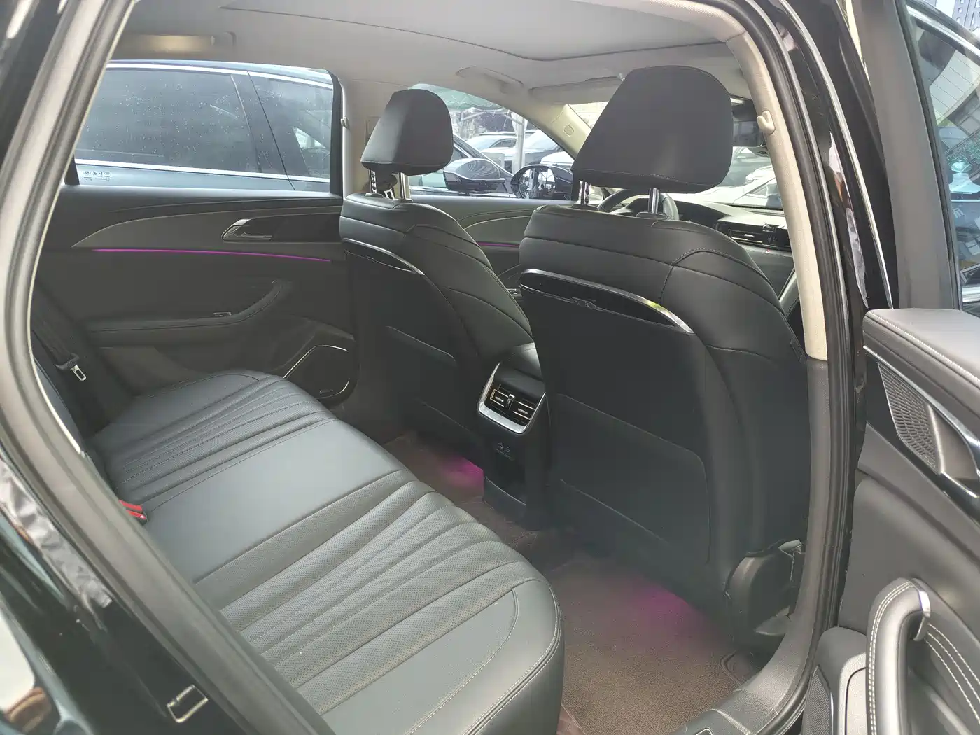 Hongqi H5 2024 2.0T Automatic Smart Connect Flag Smooth Edition фото 6