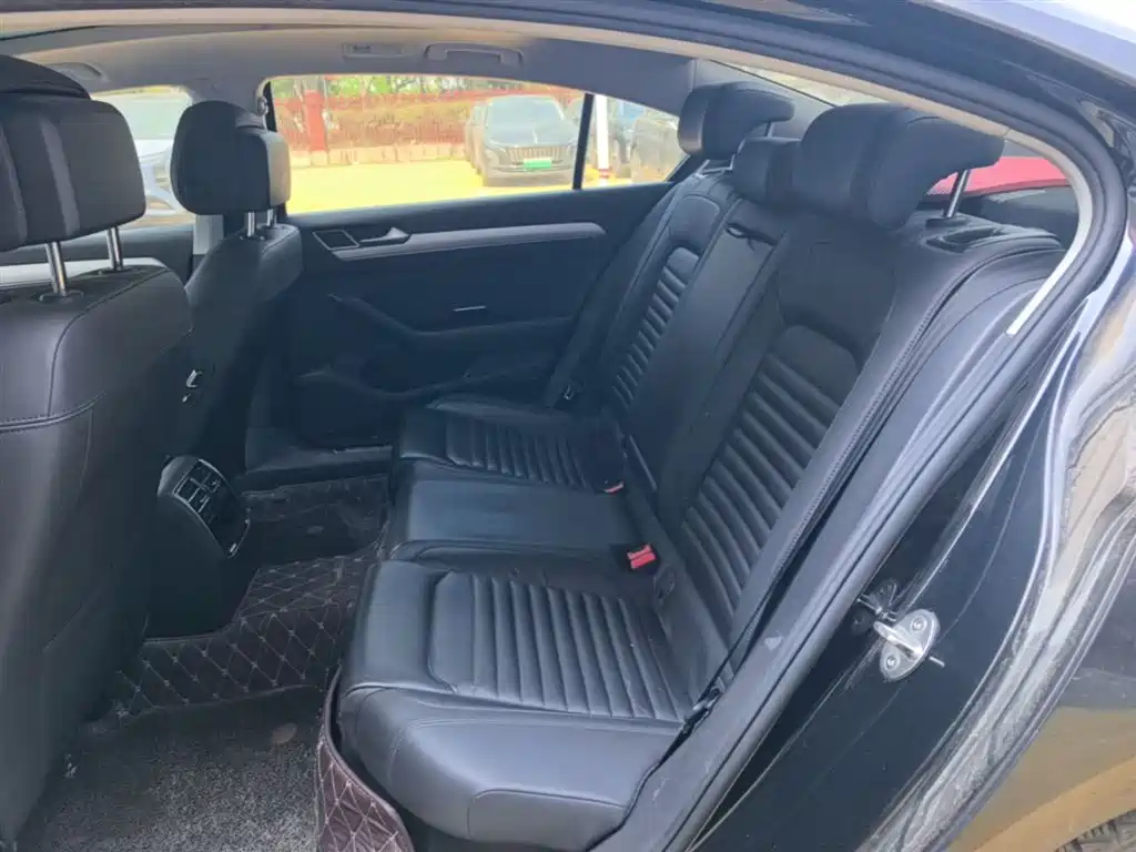 Volkswagen Magotan 2018 330TSI DSG Leading фото 17