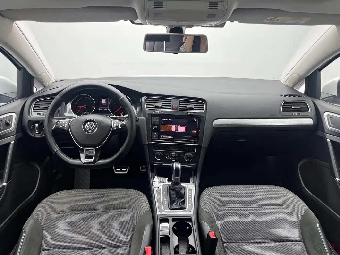 VOLKSWAGEN GOLF*PURE ELECTRICITY