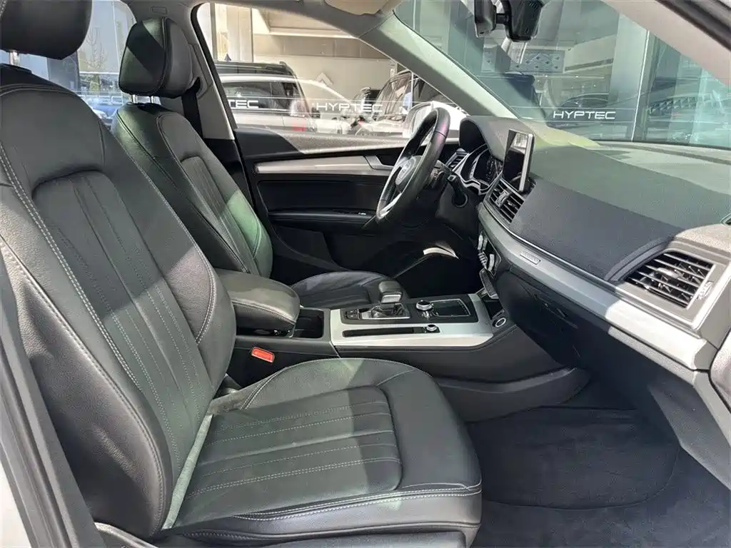 Audi Q5L 2020 Facelift 40 TFSI Honor Fashion фото 11