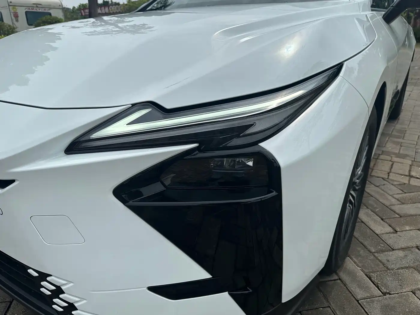 Lexus ES 2026 2025 Model 300h Base Version