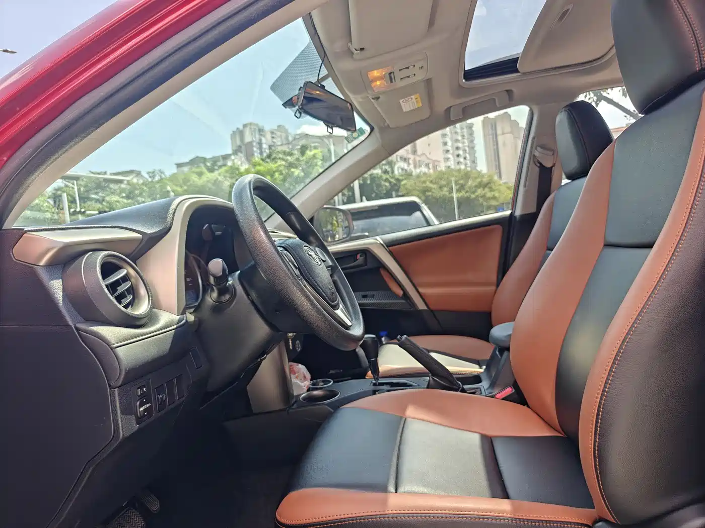 Toyota RAV4 Rongfang 2015 2.0L CVT 2WD Trend Edition фото 6