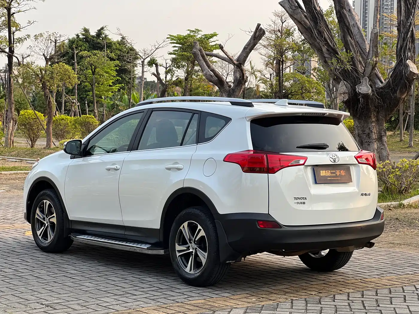 Toyota RAV4 Rongfang 2015 2.0L CVT 2WD Trend Edition фото 7