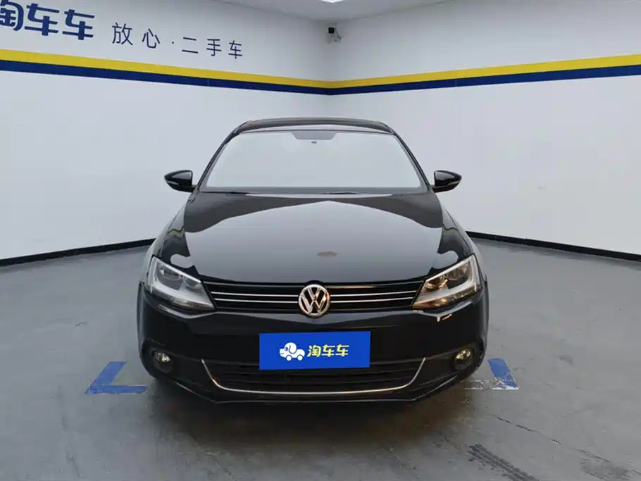 Volkswagen Sagitar 2014 Facelift 1.6L Manual Leading Version фото 2