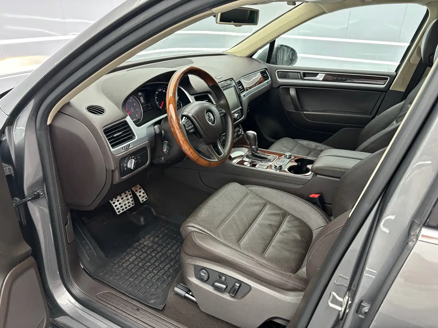 Volkswagen Touareg 2013 3.0TSI Limited Luxury Edition фото 14