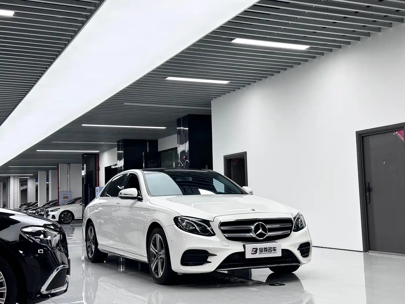 Mercedes-Benz E-Class 2018 E 200 L Sport фото 3