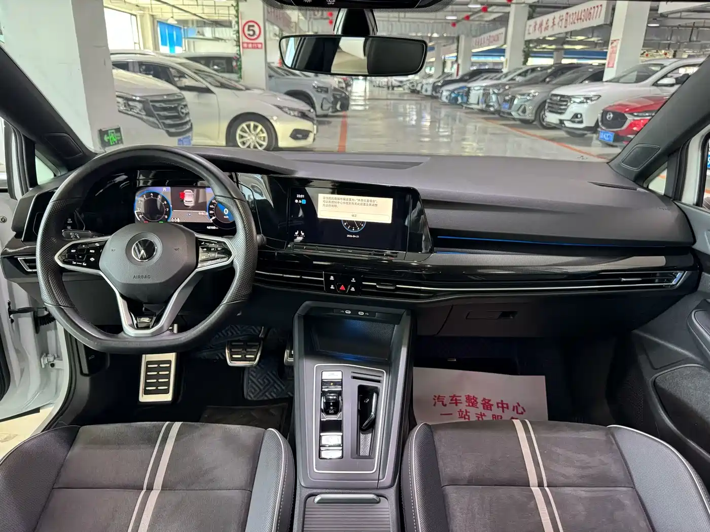 Volkswagen Golf 2021 280TSI DSG R-Line фото 9