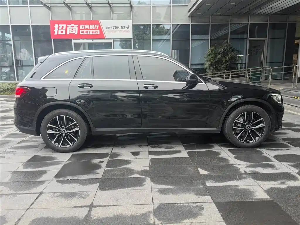 Mercedes-Benz GLC 2022 Model GLC 260 L 4MATIC Luxury Edition фото 4