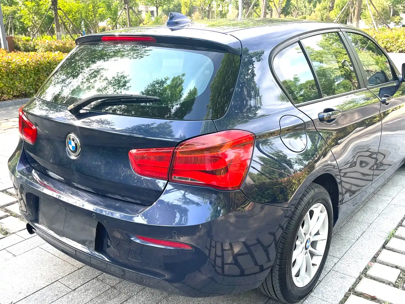 BMW 1 Series (Import) 2015 118i Leading фото 9