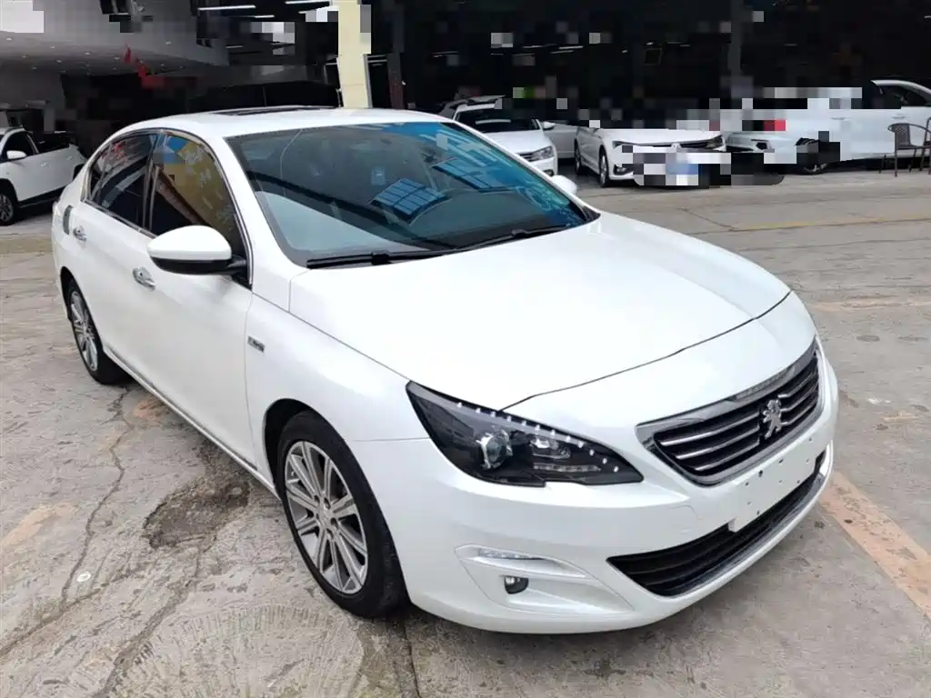 Peugeot 408 2015 Model 1.2T Automatic Luxury Edition фото 4