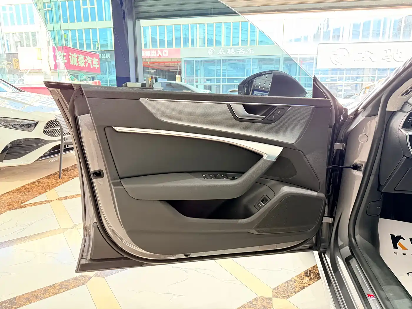 Audi A7L 2024 45TFSI quattro S-line Vision Edition Crystal Package фото 6